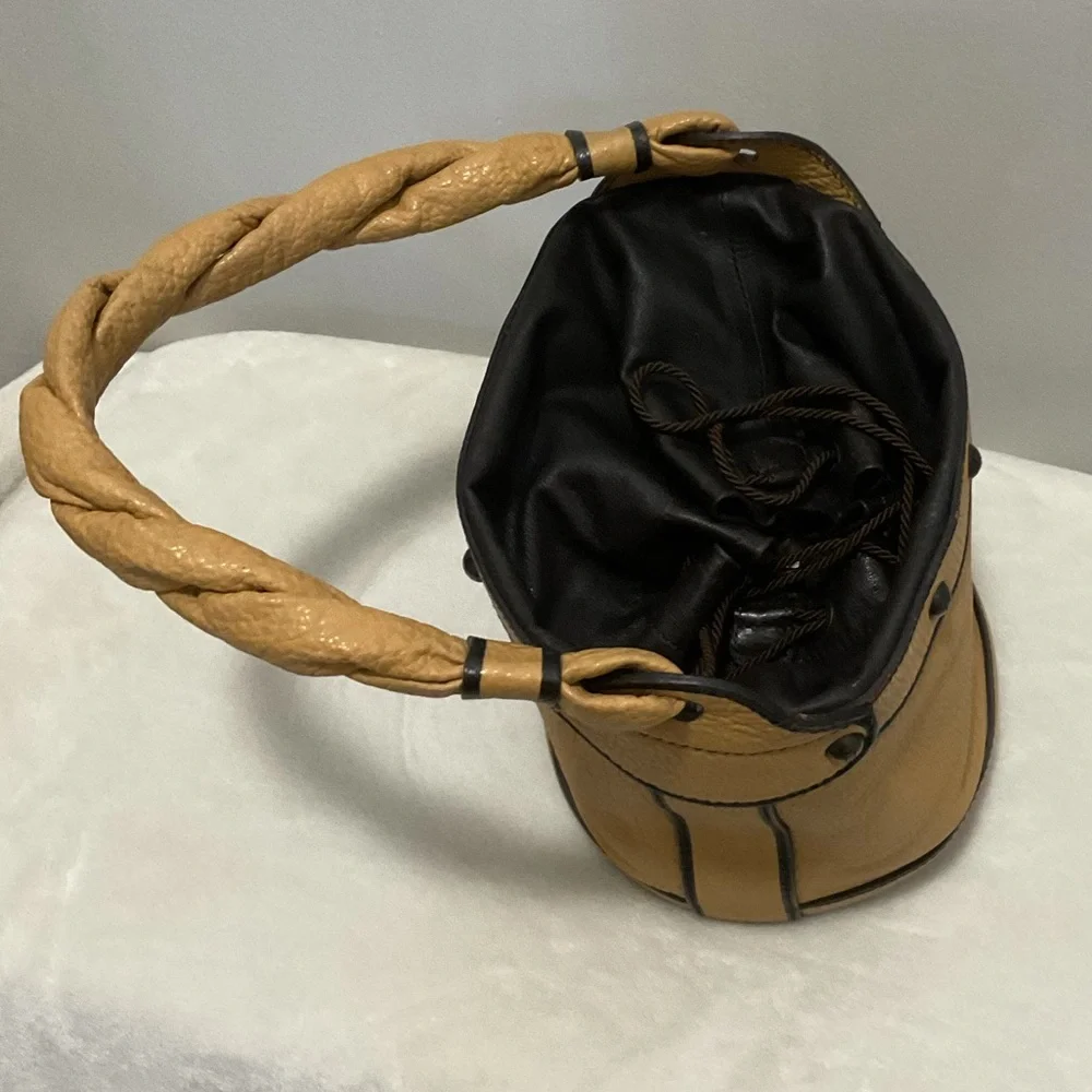 Gorgeous Vintage Fendi Palazzo Bucket Bag - Picture 3 of 11